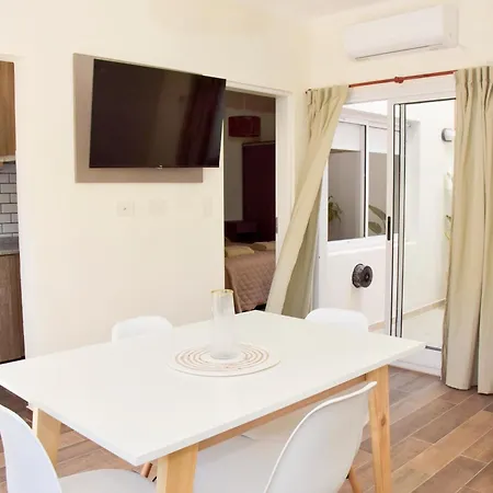 Fantastico Departamento En El Casco Antiguo De Chascomus, A 350 Metros De La Laguna! Ideal Parejas! Exterior photo